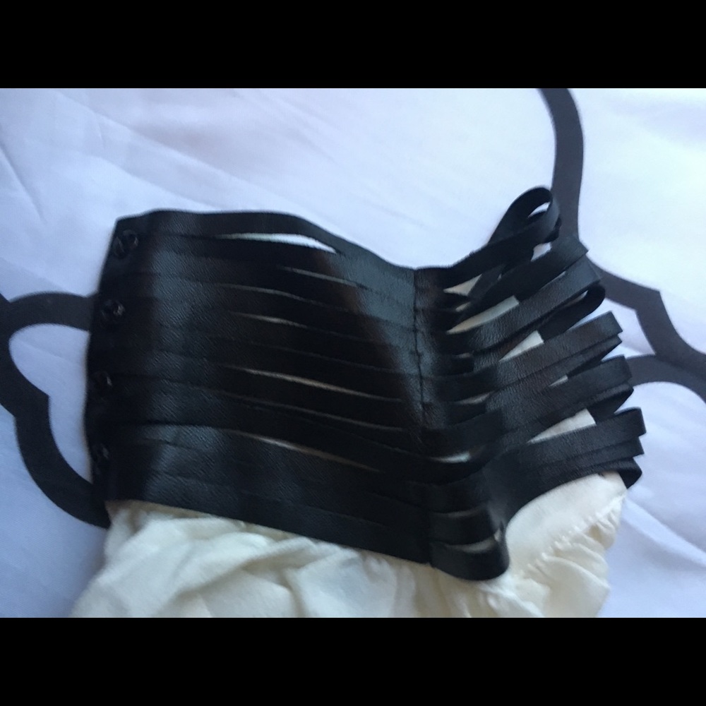 Beautiful silk top - Picture 4 of 4